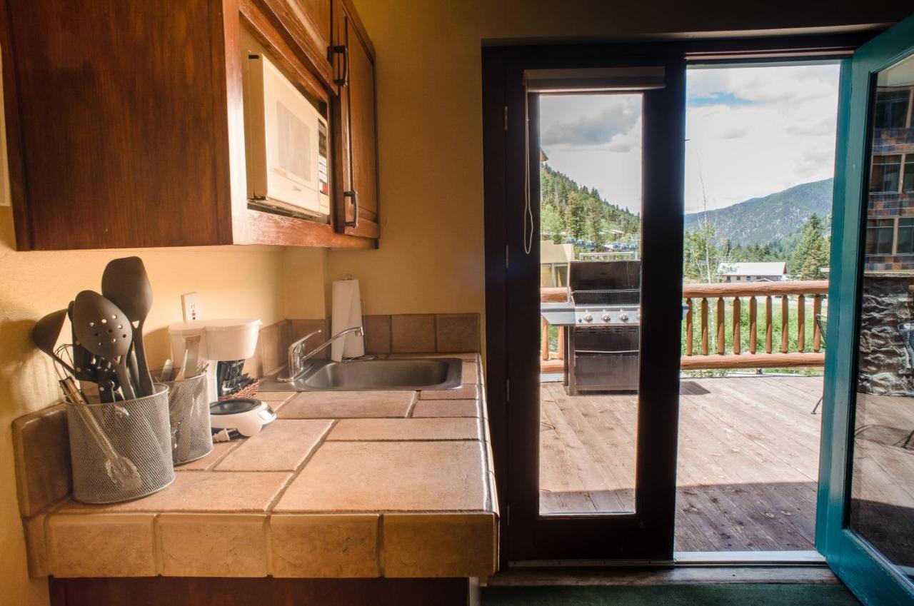 Alpine Village Suites 타오스스키밸리 외부 사진