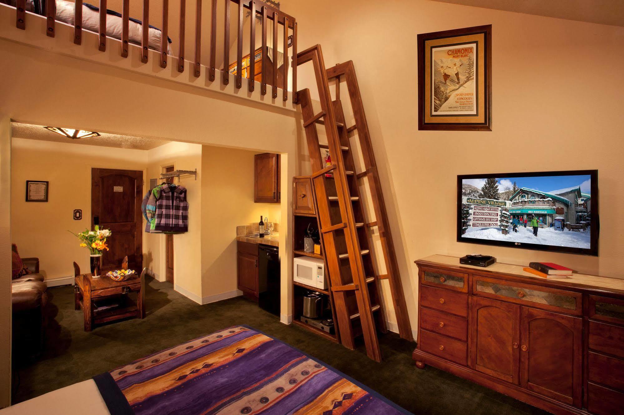 Alpine Village Suites 타오스스키밸리 외부 사진