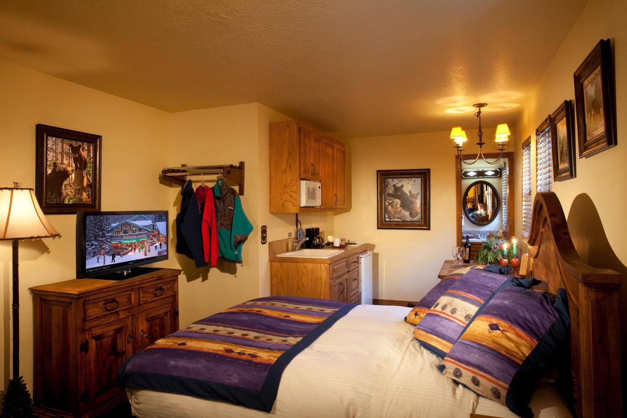 Alpine Village Suites 타오스스키밸리 외부 사진