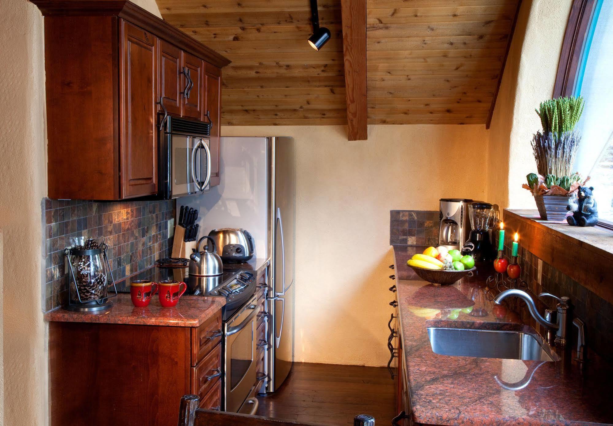 Alpine Village Suites 타오스스키밸리 외부 사진